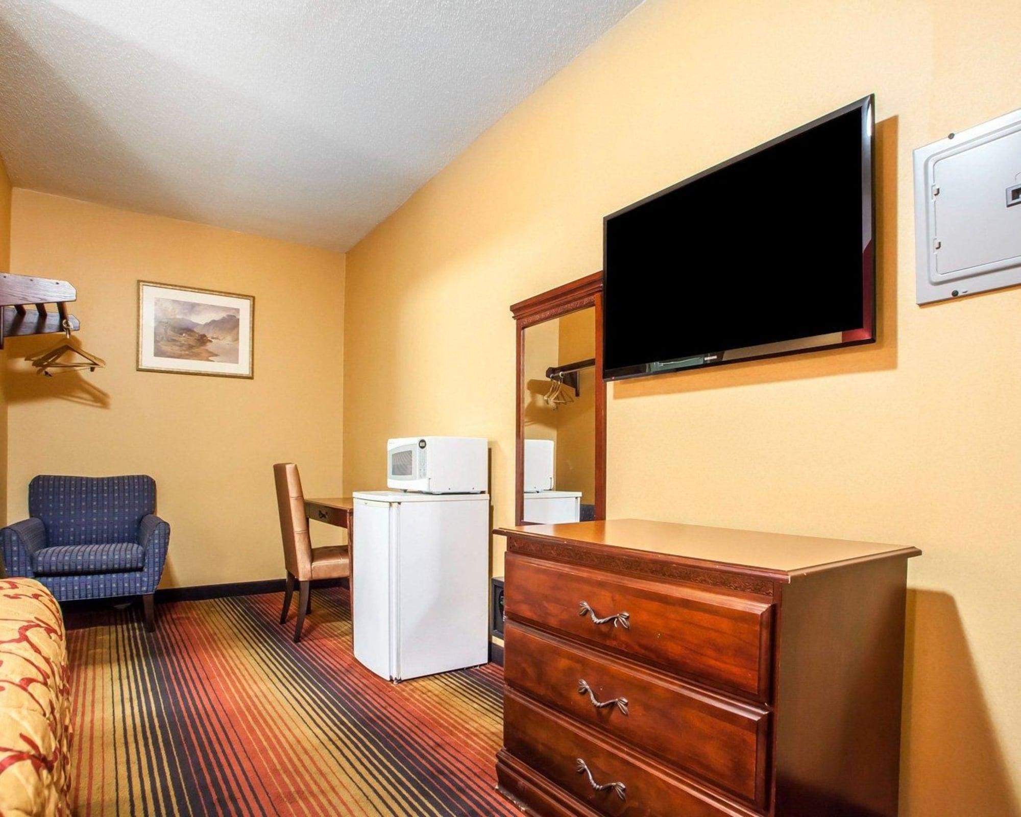 ג'רזי סיטי Rodeway Inn מראה חיצוני תמונה